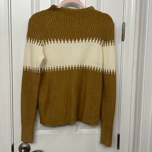 Women’s size small sweater, brand French Connection, great condition